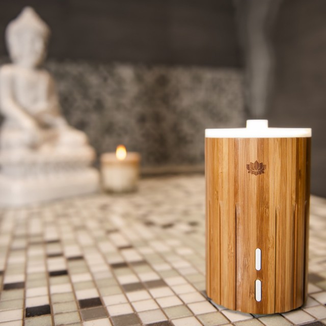 Esta aroma diffuser med damp